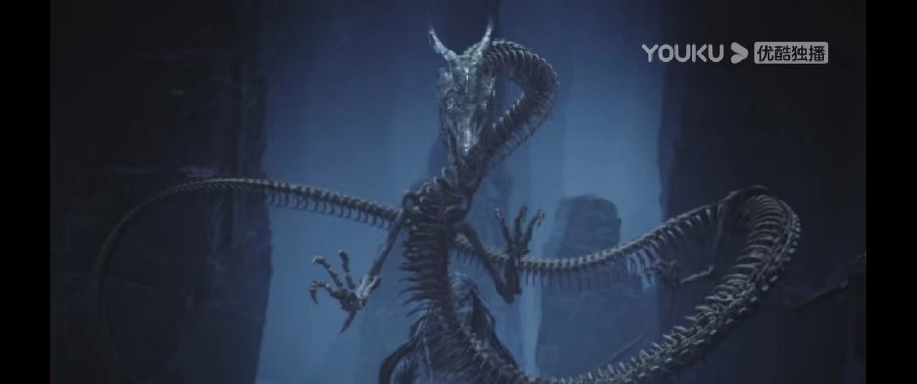 看完才知道,冥夜早就死了,墨河里面龙抱着空壳的场景是他做的幻境.