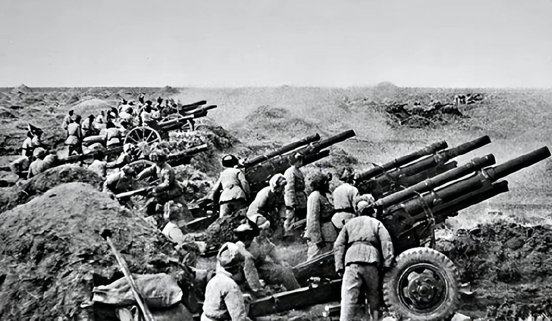 在解放战争时期,因为前期国民党军队人数众多,武器方面也十分精良