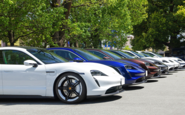 保时捷泰康的长期测试(3)举行"关闭会议"