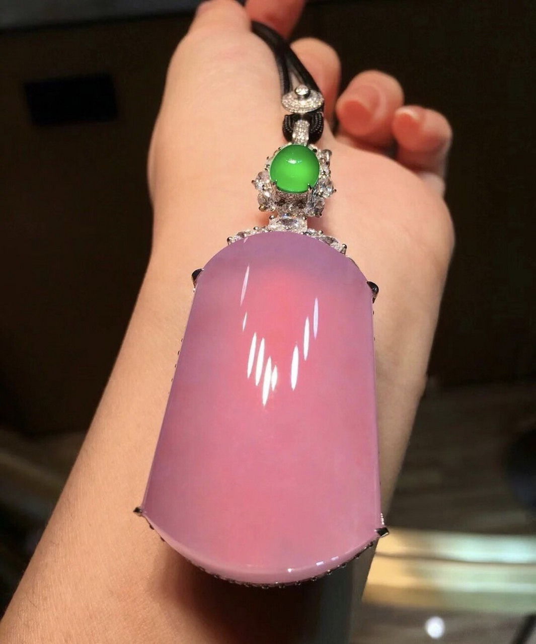 绝美粉色系珠宝:浪漫至极!梦幻与奢华的完美融合