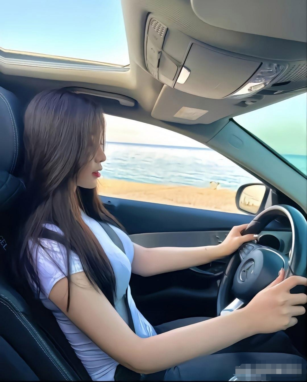 看美女开车好熟练