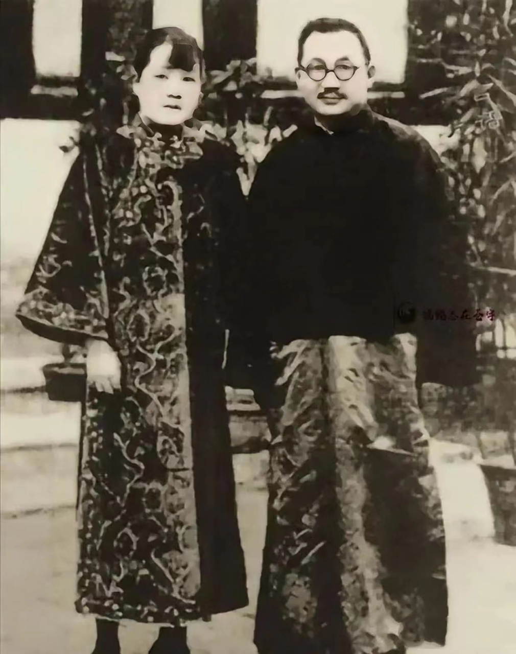 宋氏三姐妹和她们的丈夫的合影,让人们看到了20世纪嫁的最好的三姐妹.