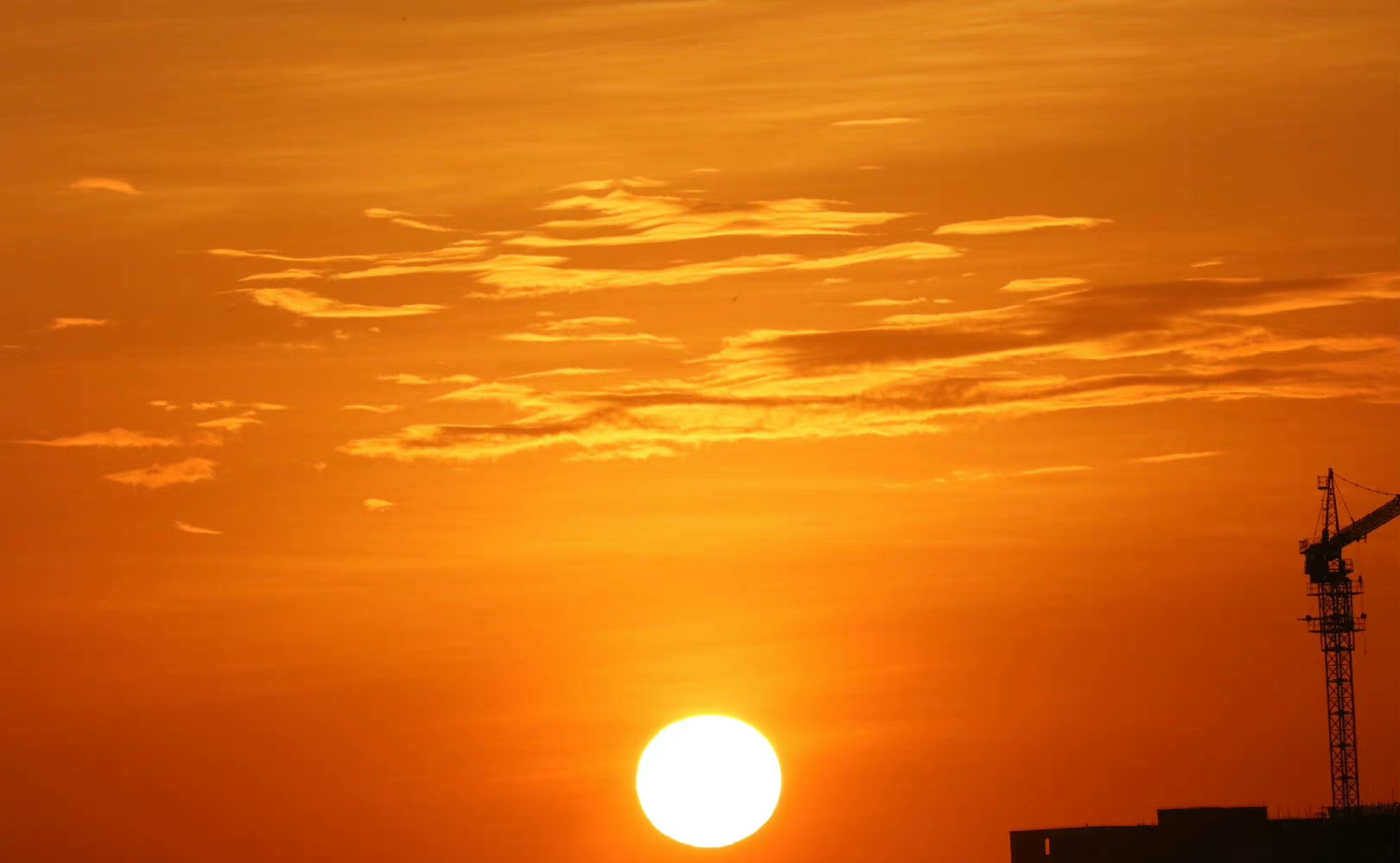 朝霞金灿灿一一天台迎日拍摄