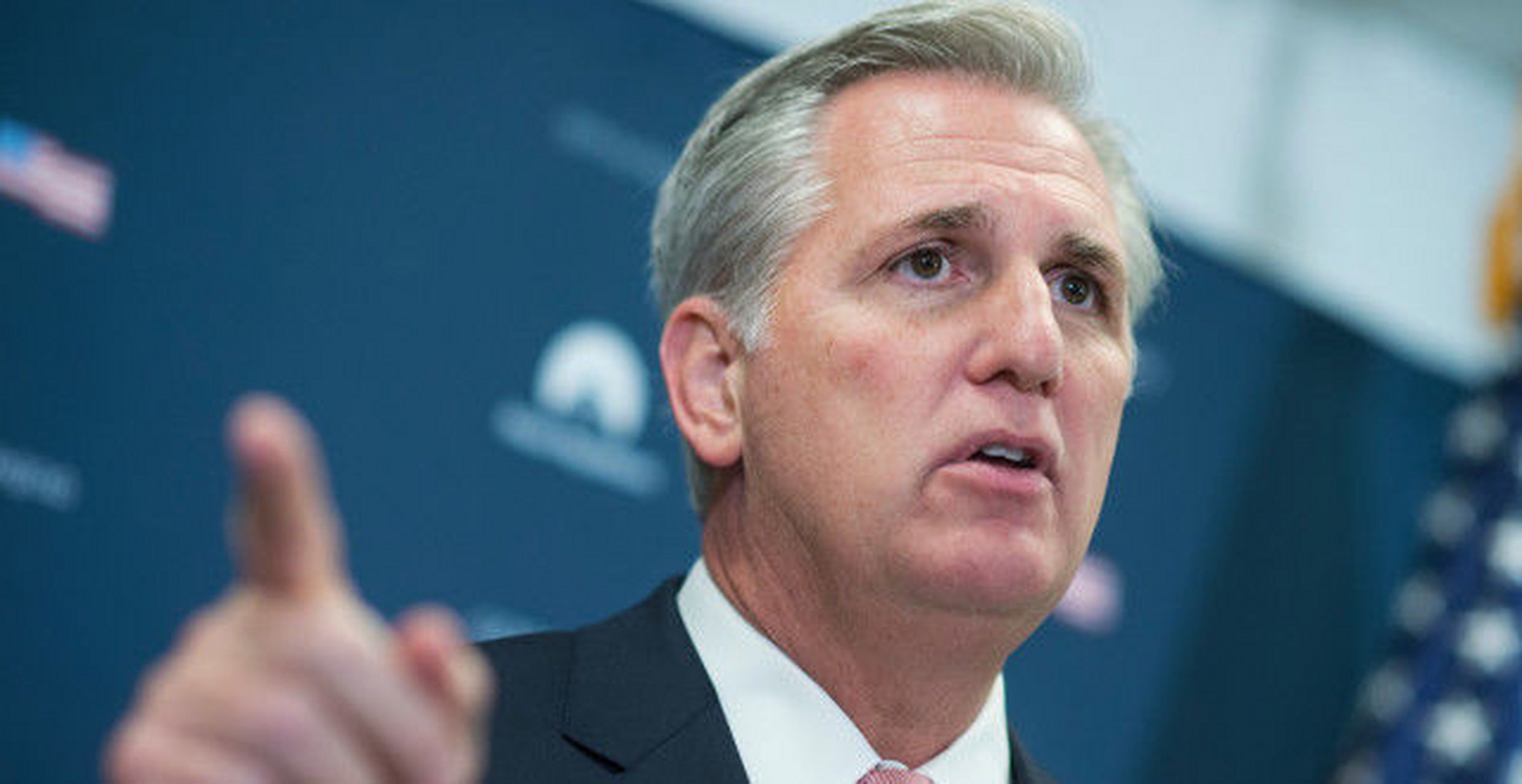 美国众议院议长麦卡锡昨日发文,拜登总统不想达成协议,他想要造成债务