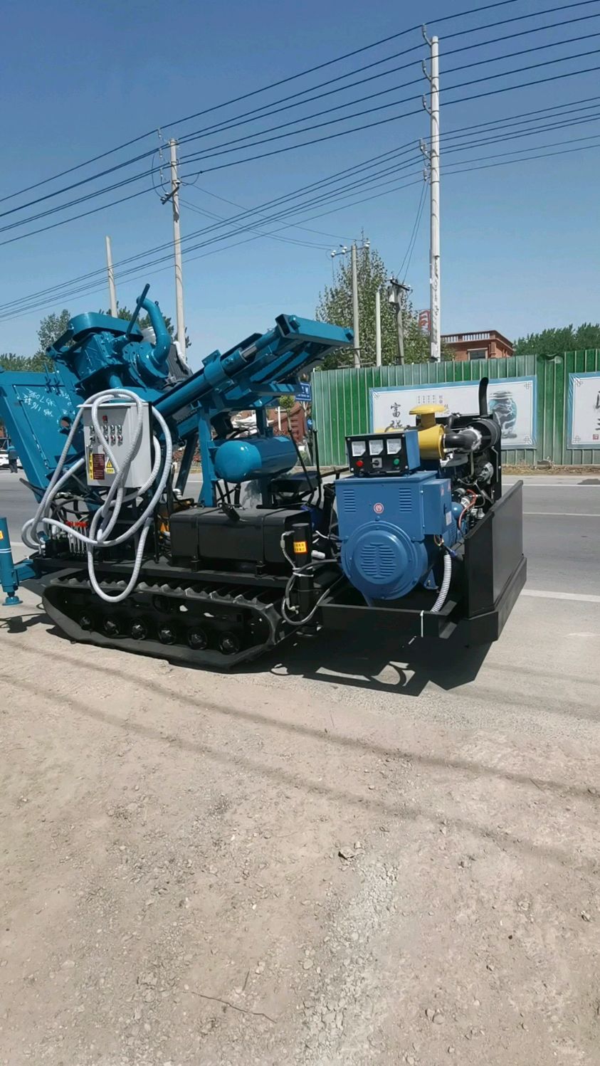 履带多档正循环钻机,3寸正循环打井机,可调速变速箱,打深水井-度小视