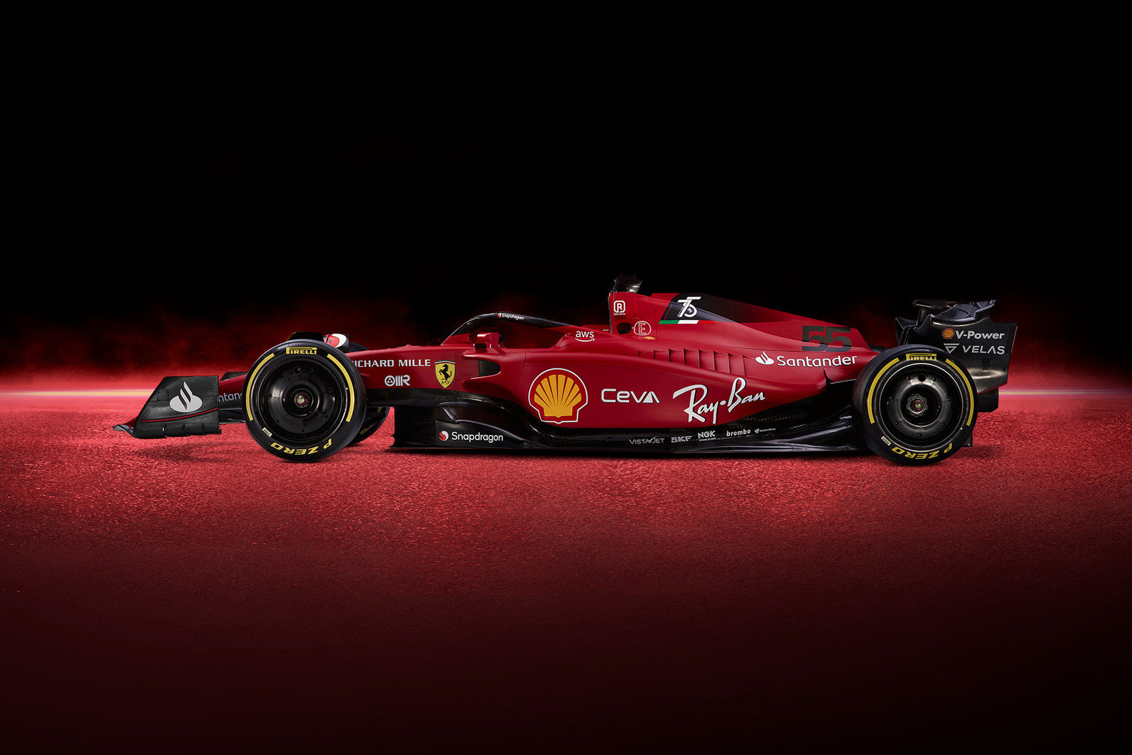重大技术创新!法拉利f1车队在f1-75赛车上引入了两段式前鼻翼