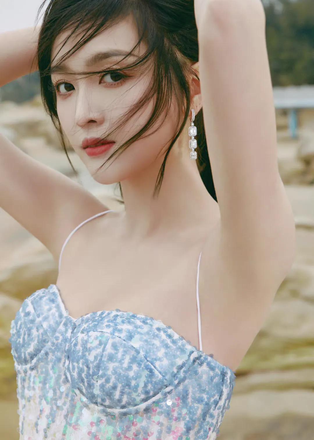 吴宣仪高清写真图集,超凡脱俗的气质,让人看一眼就爱上