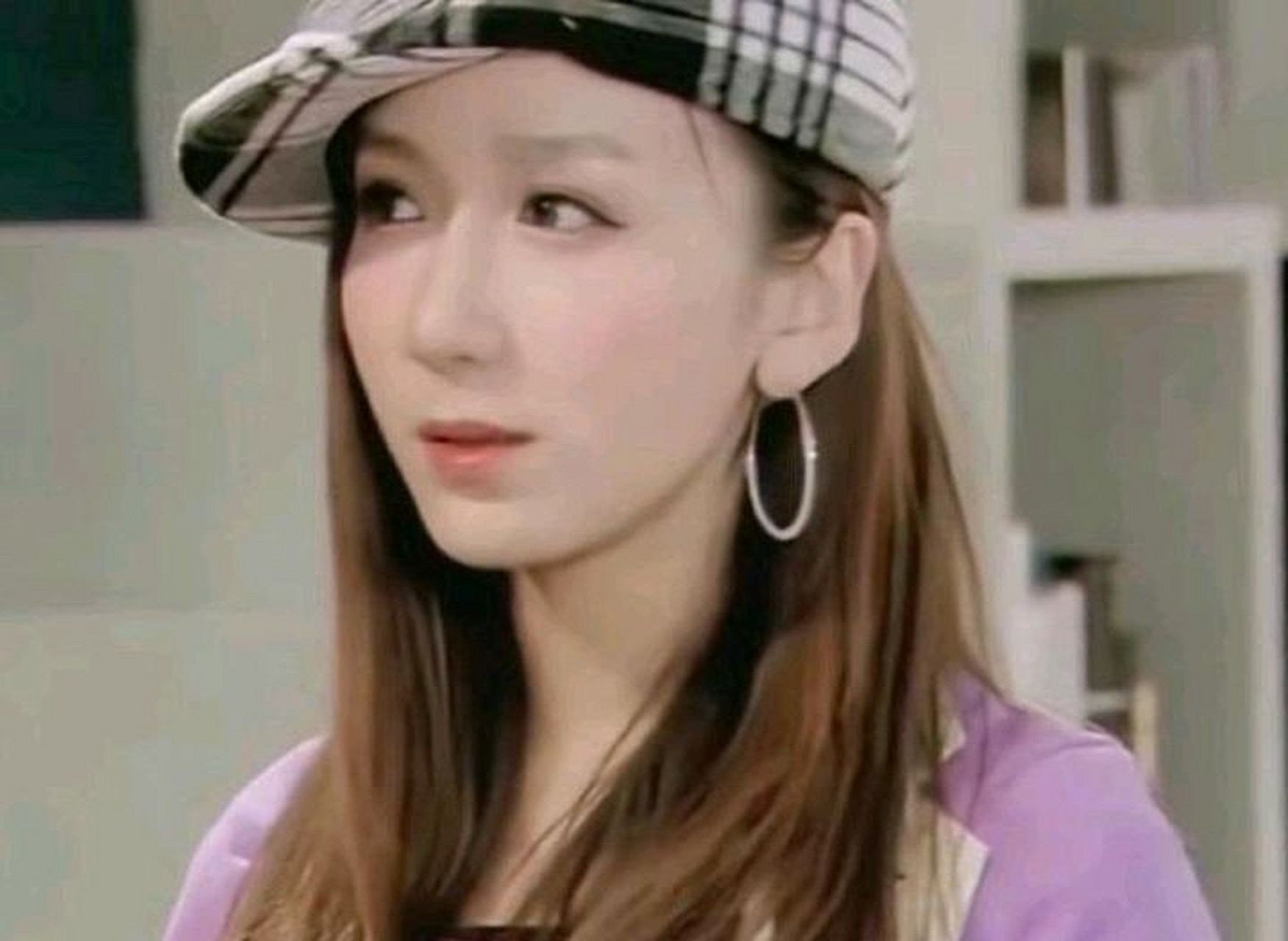 娄艺潇回应被网友修图回到《爱情公寓》胡一菲的状态:看到热搜了,谢谢