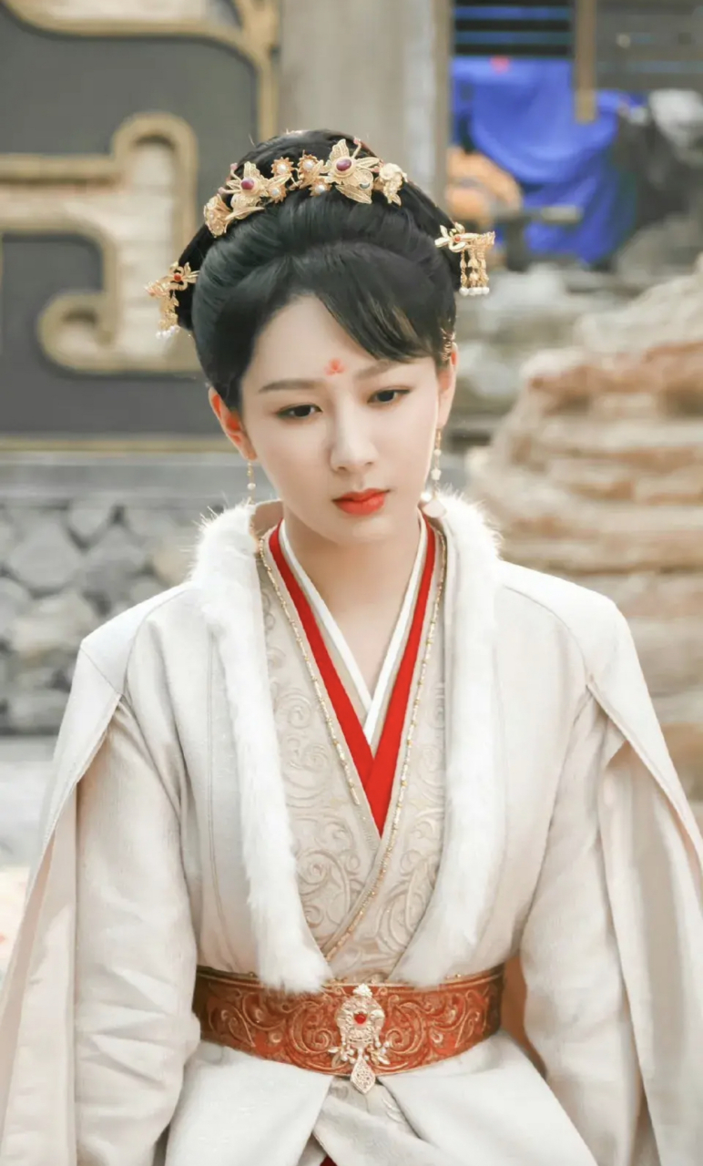 实际上,小夭才是整个剧集中最具疯狂感的角色!