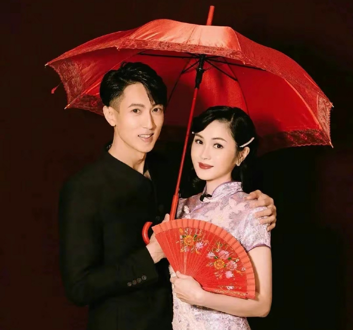 百家号星火计划# 吴尊和老婆林丽吟的婚纱照 这组婚纱照是他们结婚