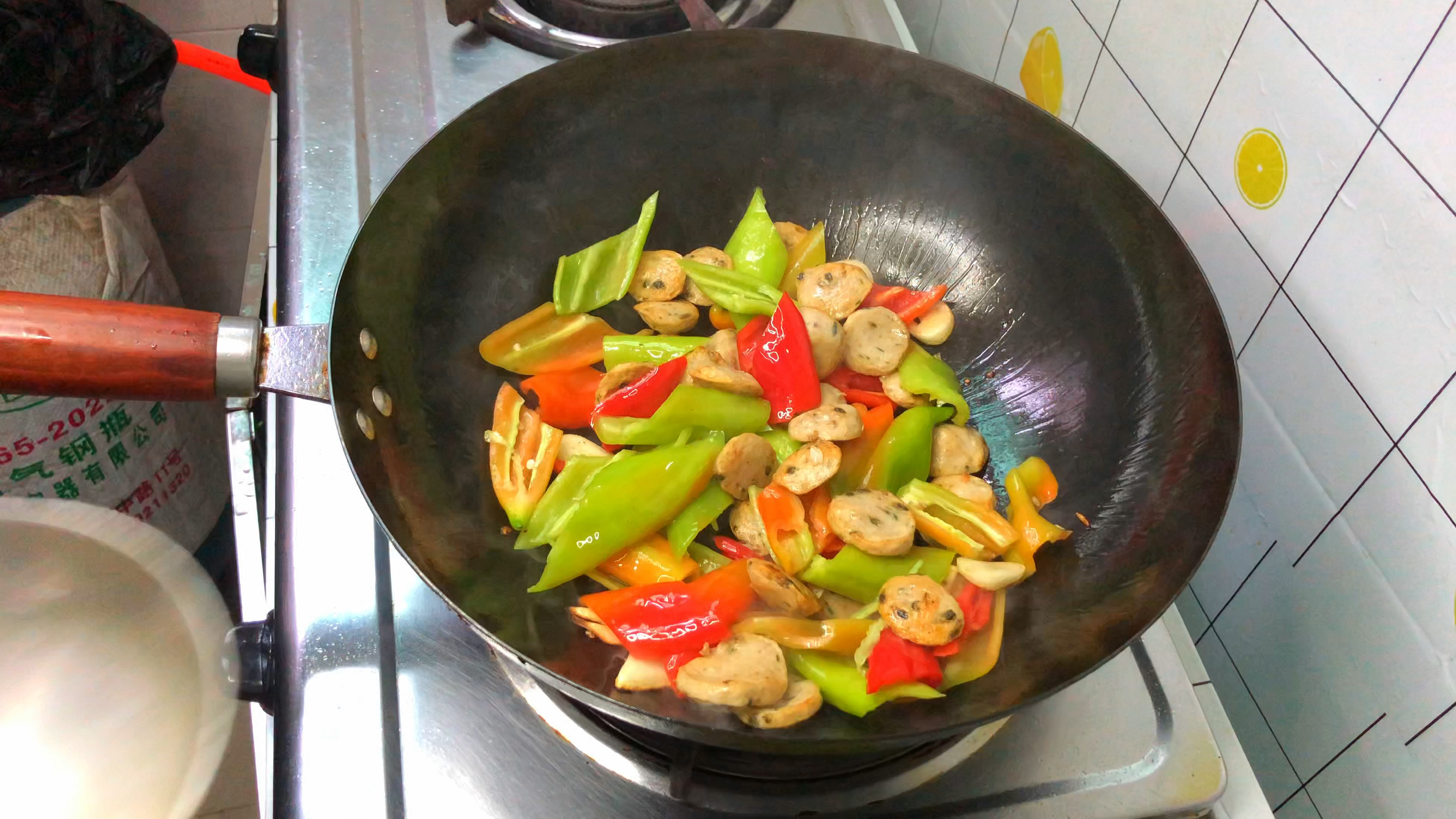 尖椒炒猪肉丸,潮汕家常下饭菜