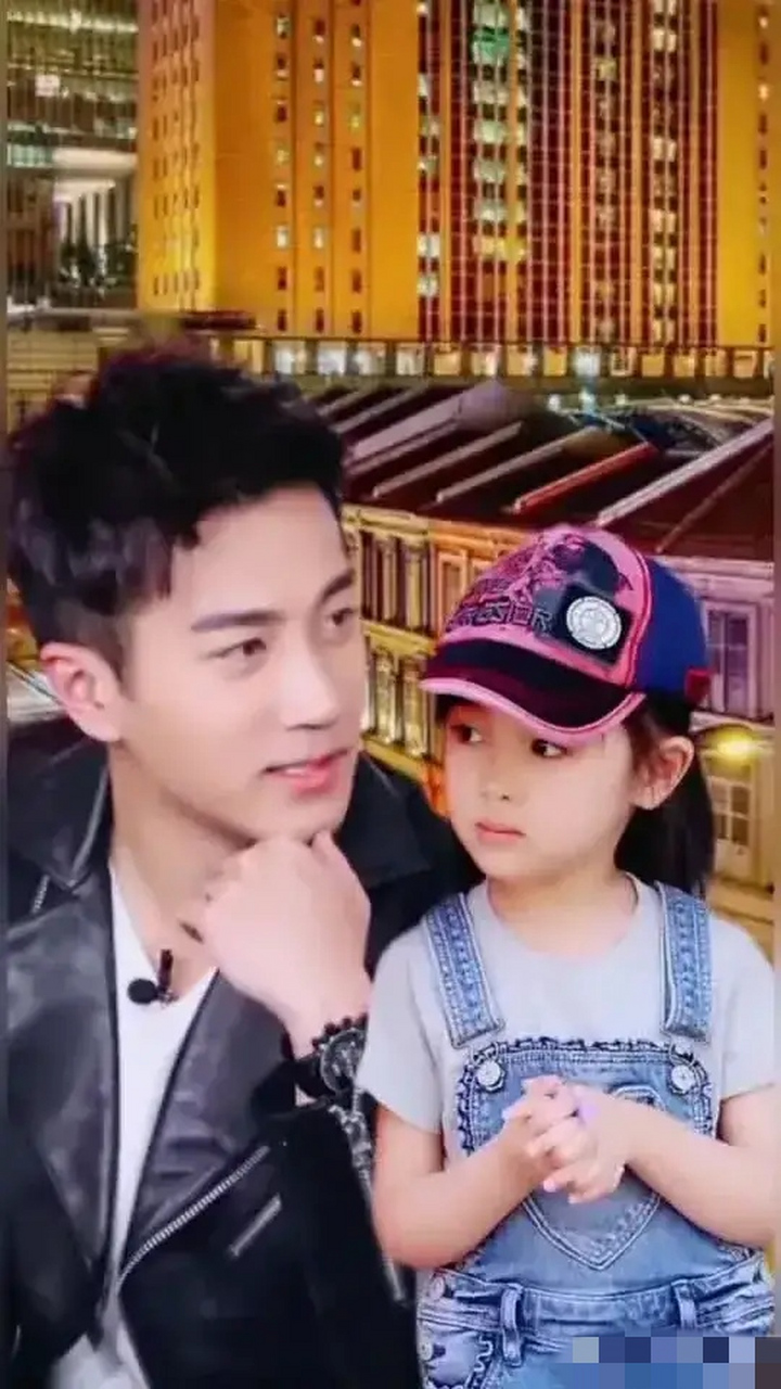 小糯米最近的照片被曝光,皮肤白皙,这长相完美的继承了妈妈的强大基因