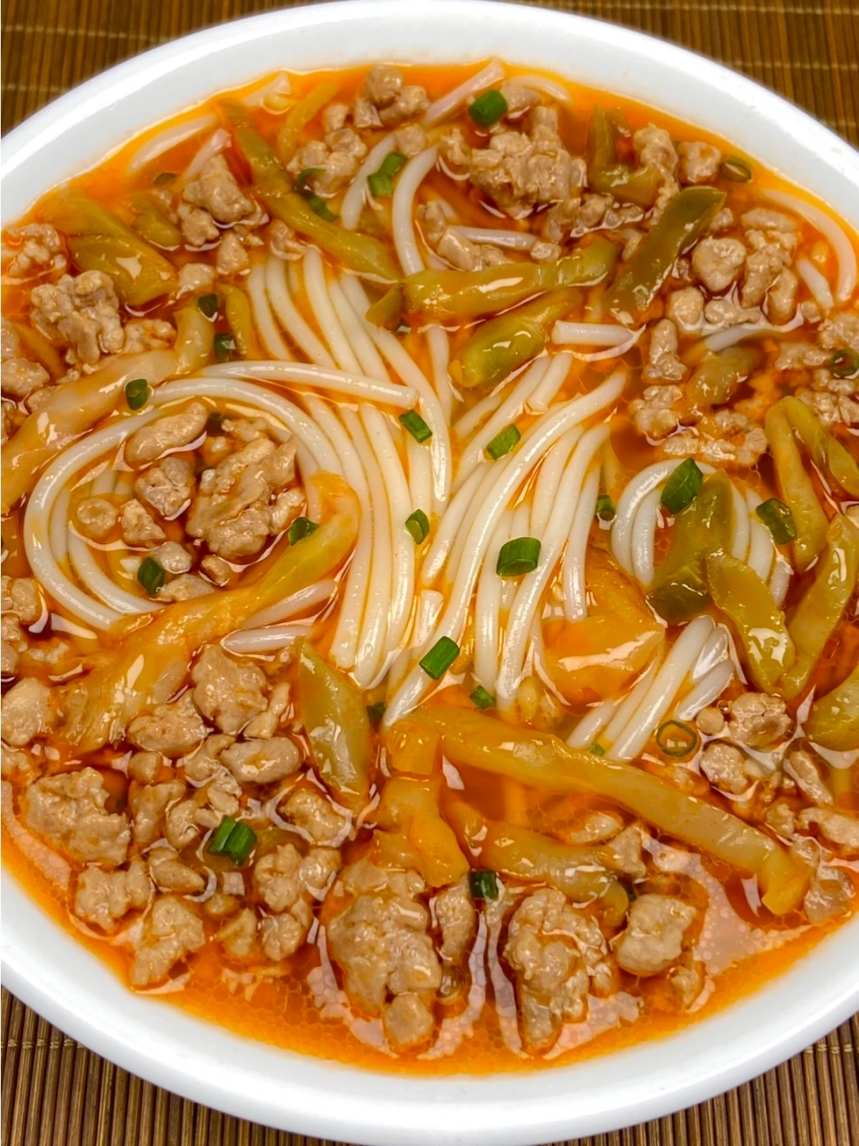 尤其是榨菜肉末米粉是我点的次数较多的,榨菜的酸爽让人吃起来更开胃.