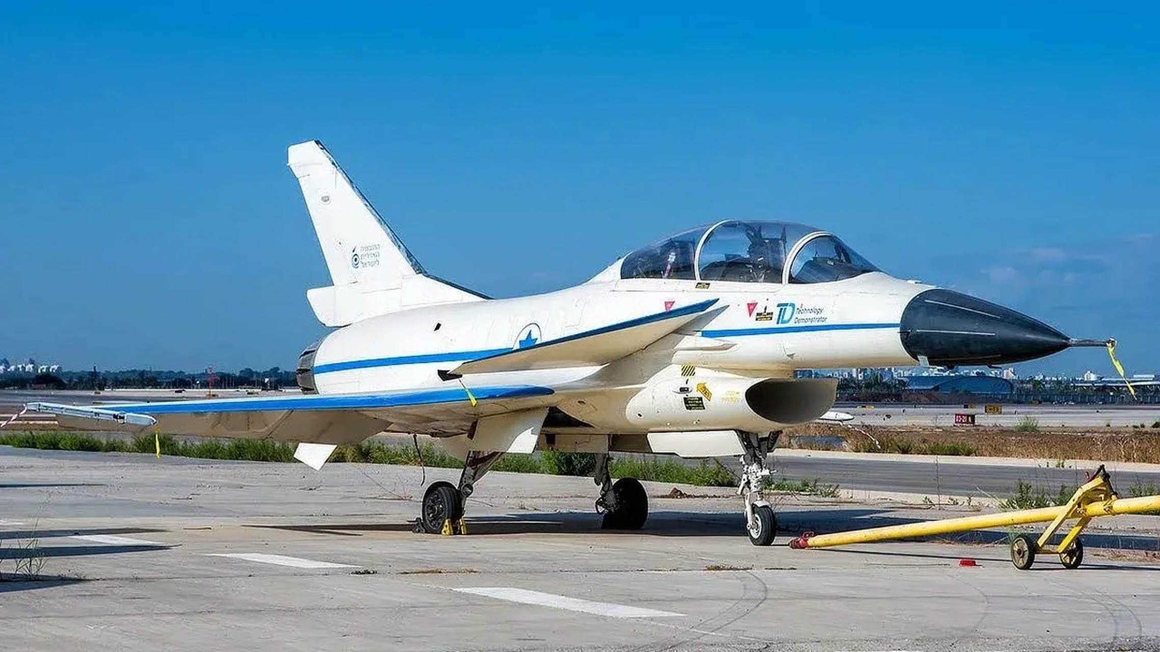 以色列狮式战机.颜值不错. 以色列是中东小国.