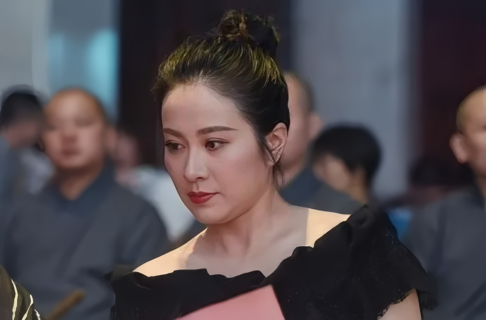 叶璇依旧保持着她的美丽与魅力,这组生图照片展现了