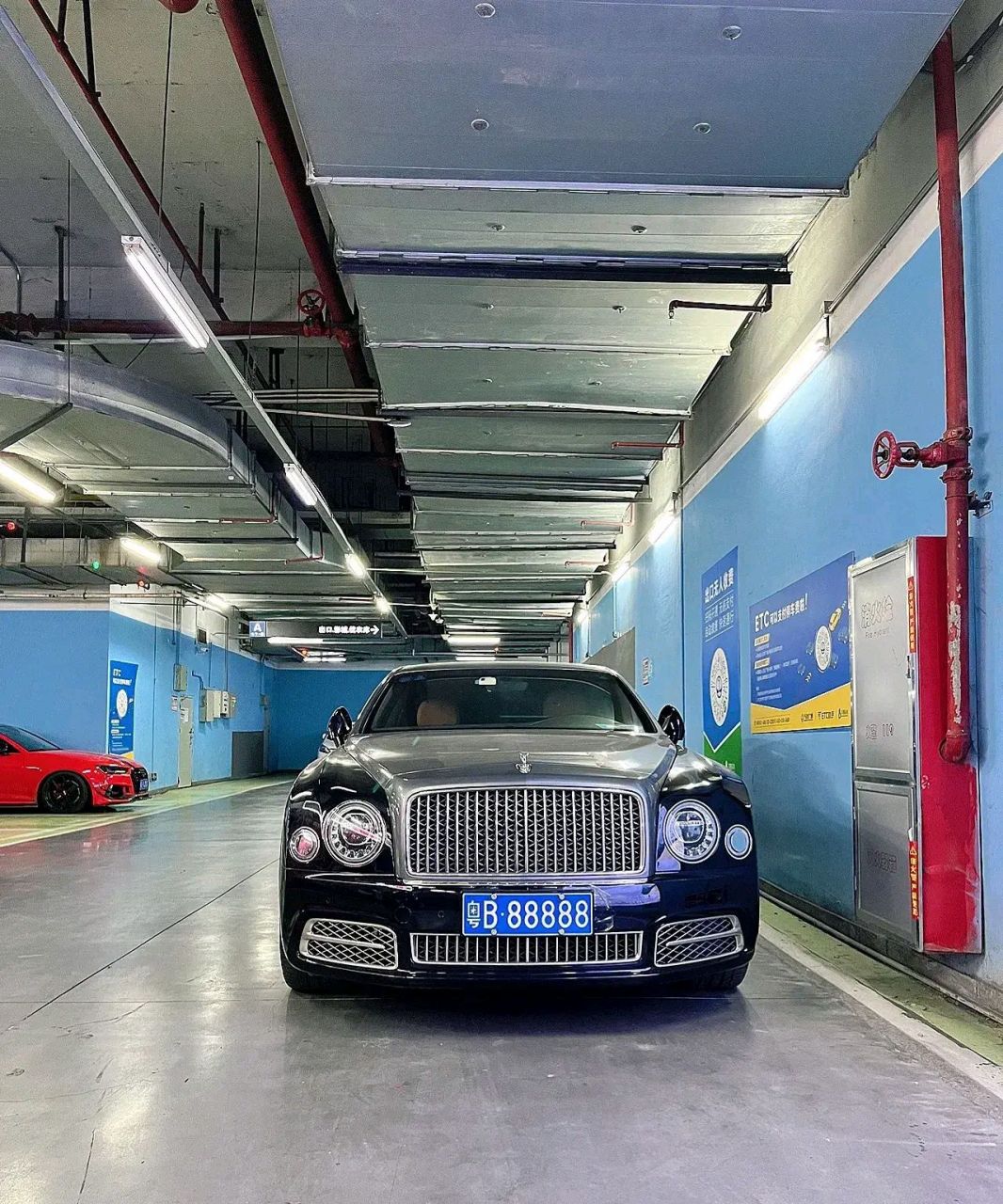 中华广场老板的宾利,车牌号价值600万……#百家号星火计划