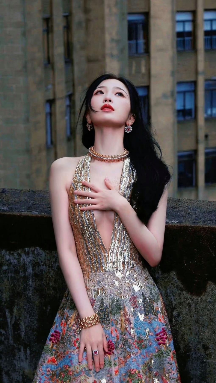 虞书欣性感美照