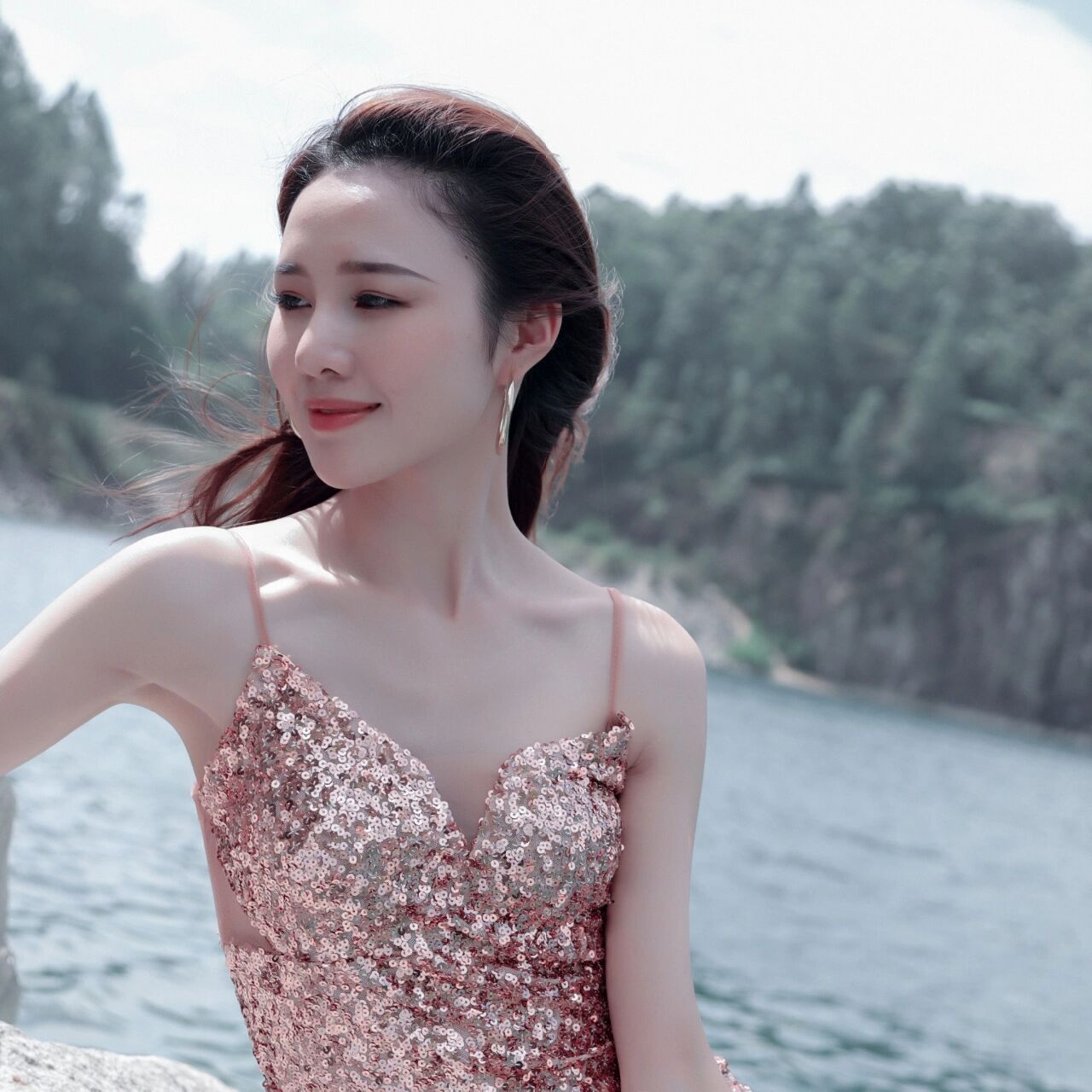 今天继续做了下调仓,把之前24多加的双汇发展卖了