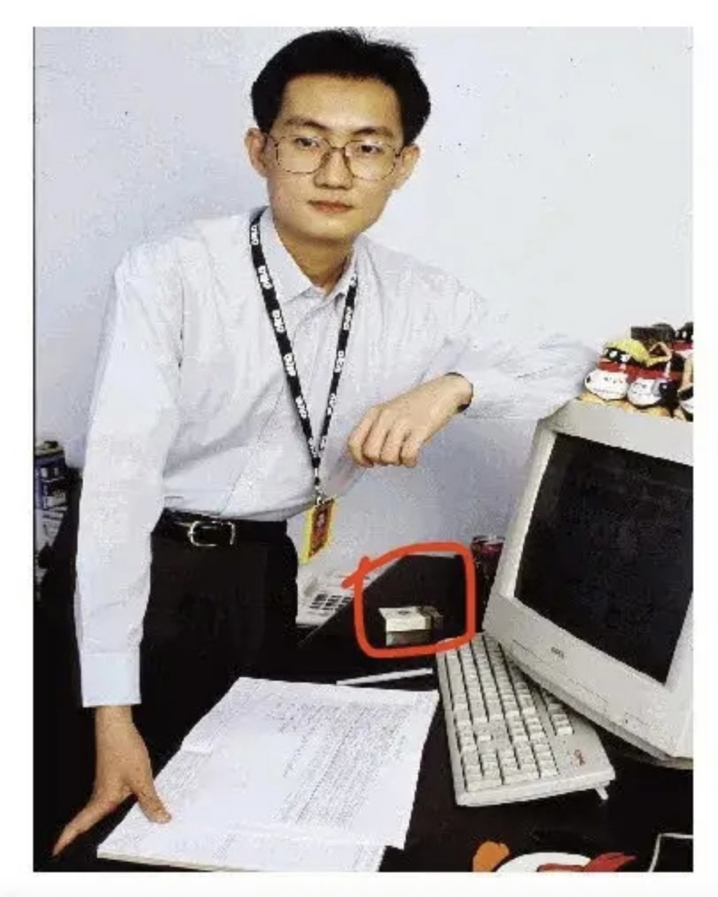 原来雷军和马化腾都是烟民啊,创业初期压力很大啊!