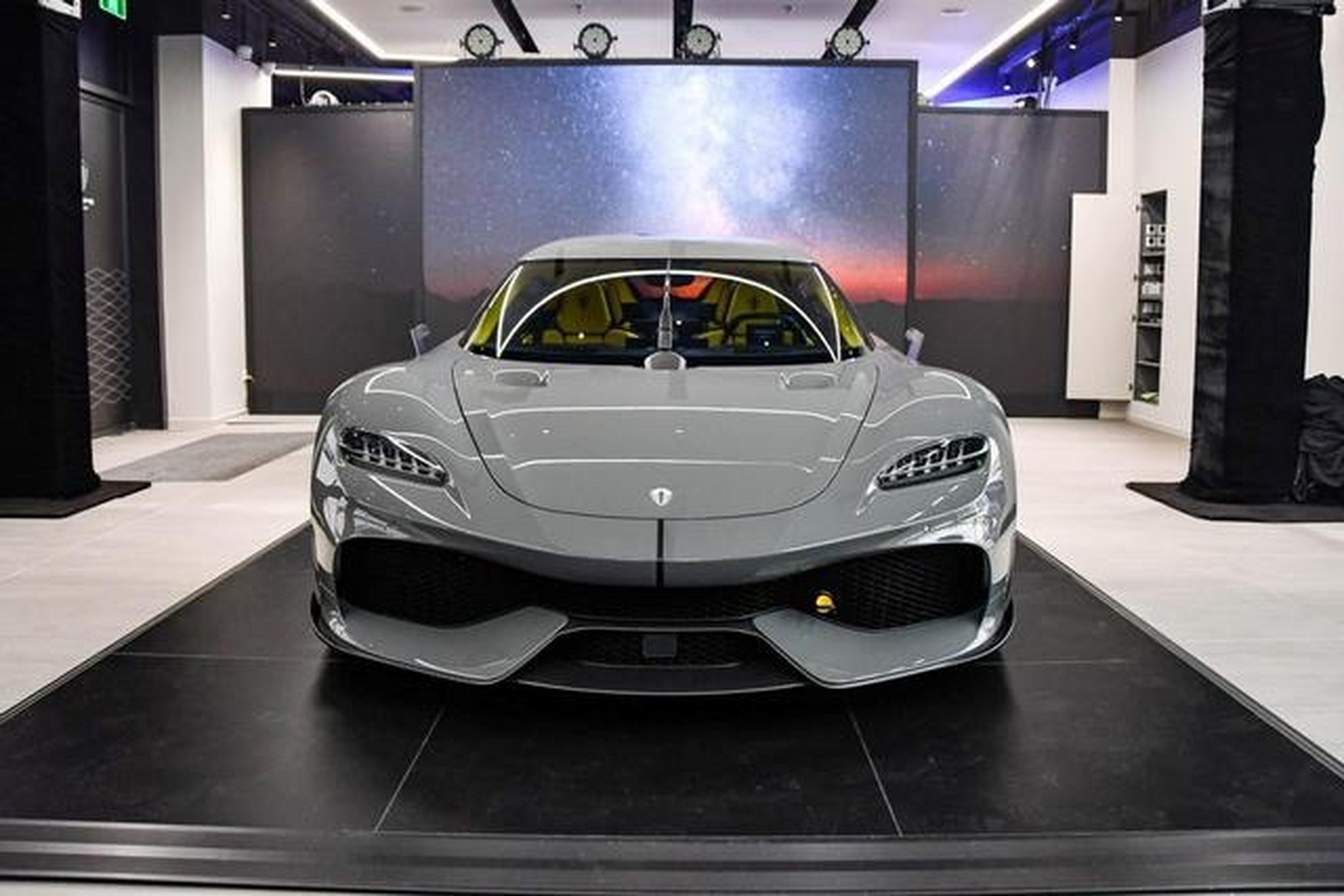 科尼赛克,零百加速1.9s,售价1980万元