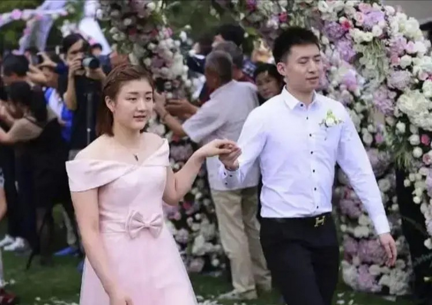 王楚钦和陈梦作为中国乒乓球国家队的成员,不仅实力出众,而且备受