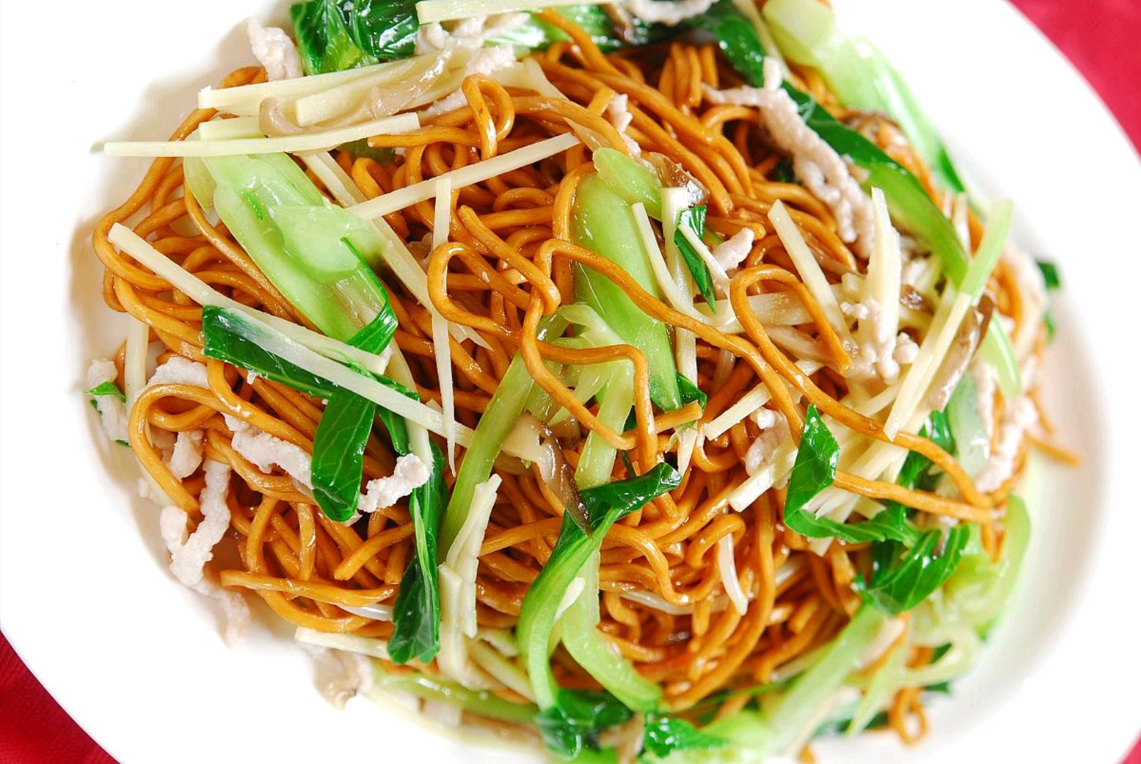 如何做出营养丰富口味独特的肉丝拌面?