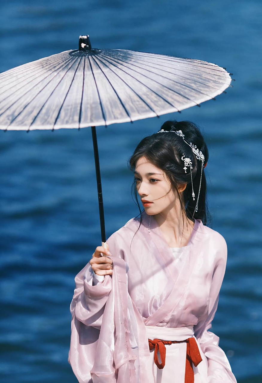 会吹箫的古风小姐姐