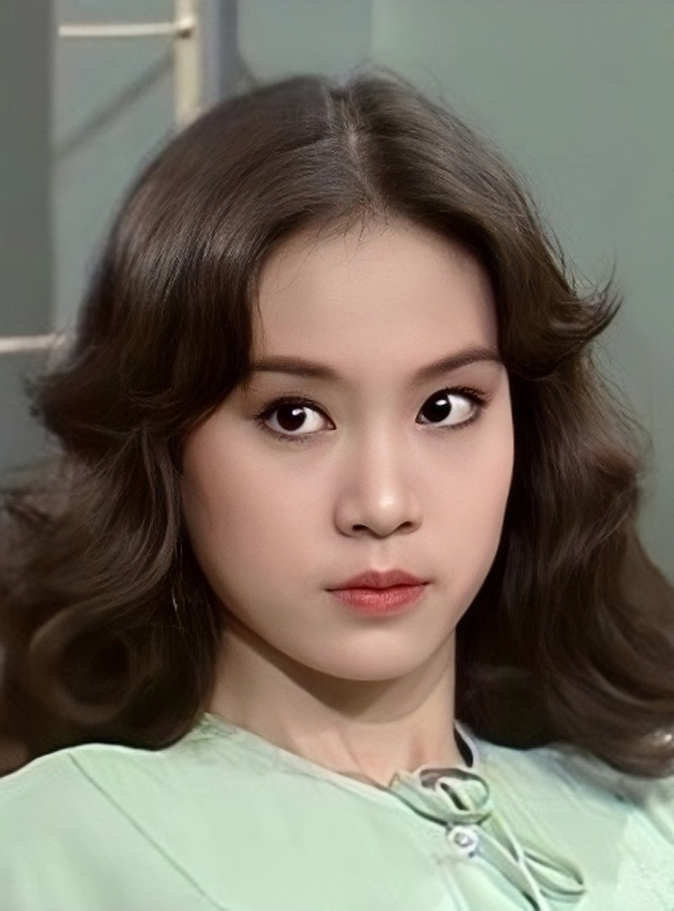 刘雪华,1987年凭借《庭院深深》荣获收视冠军,创造了80年代琼瑶剧的