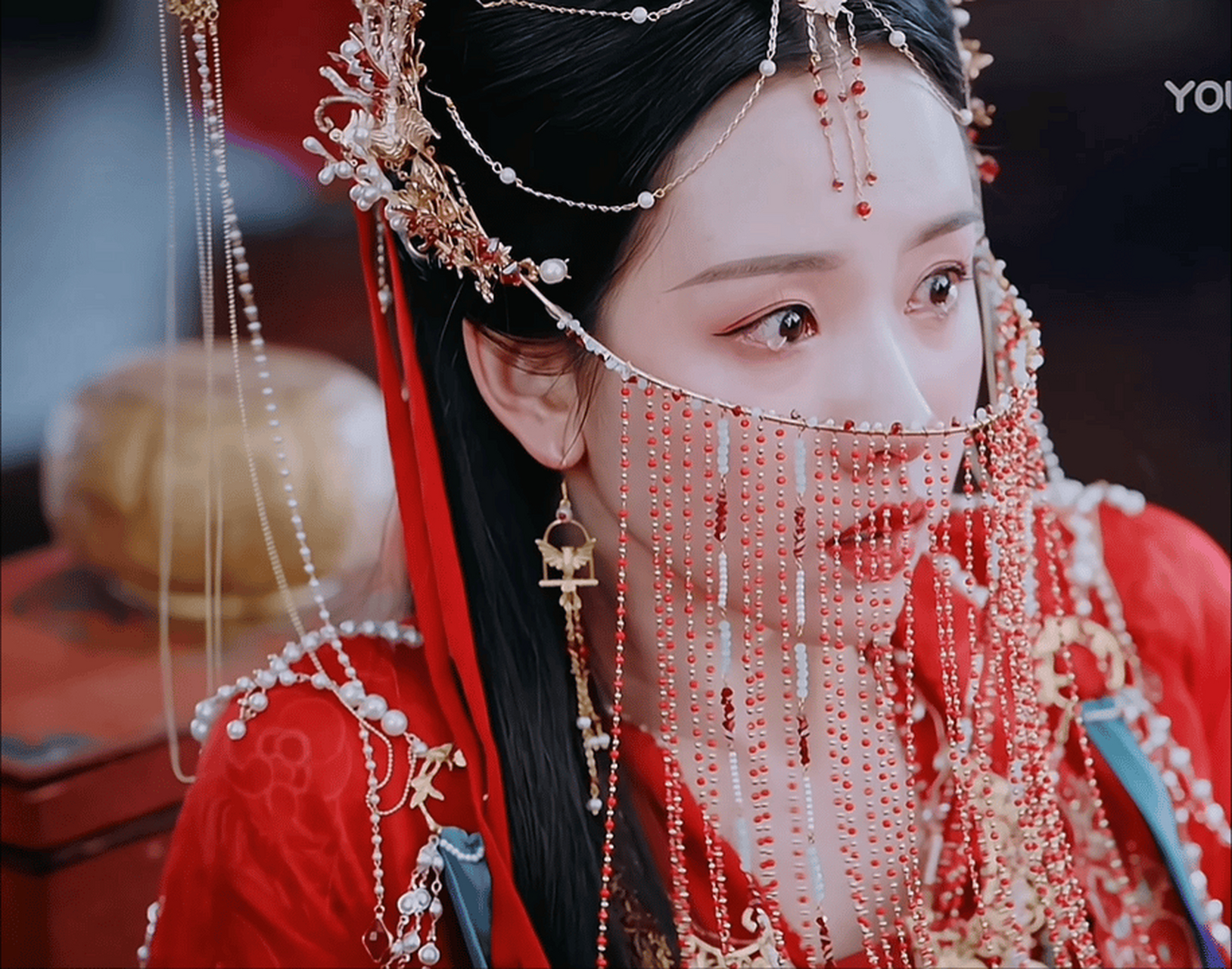 陈都灵在长月烬明中饰演的叶冰裳,在剧中多次仙女