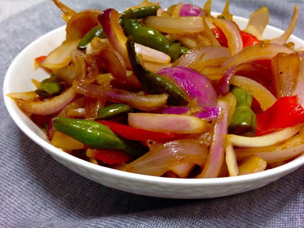 利水,养肝的青椒炒洋葱