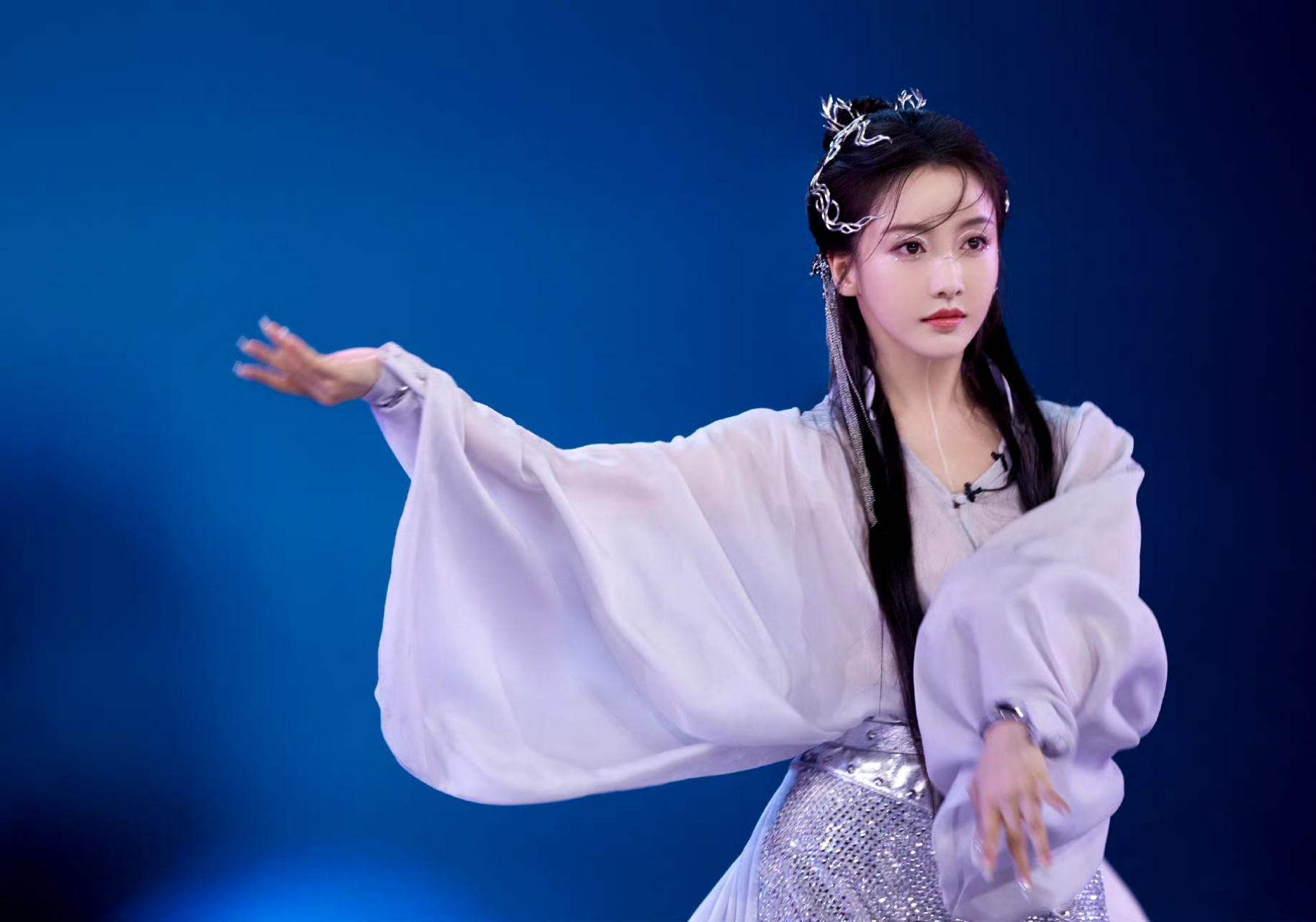 姜贞羽新舞台演嫦娥,好美啊