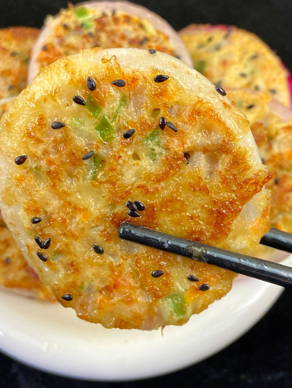 营养又好吃的洋葱鸡蛋饼,香香脆脆,一口一个酥脆,好吃到停不下来