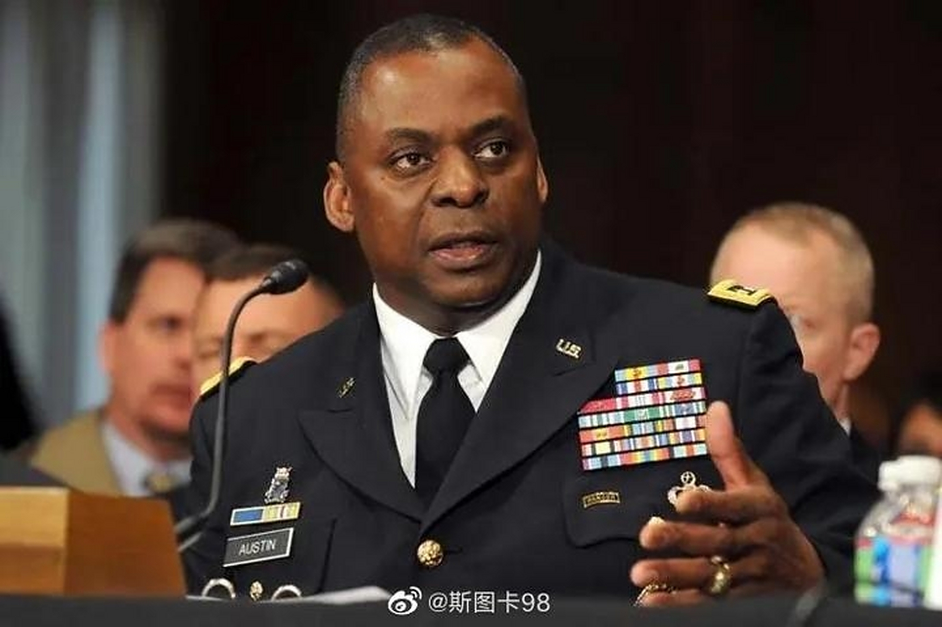 美国国防部长奥斯汀开出中美关系缓和三个条件:中国必须裁军百万,停止