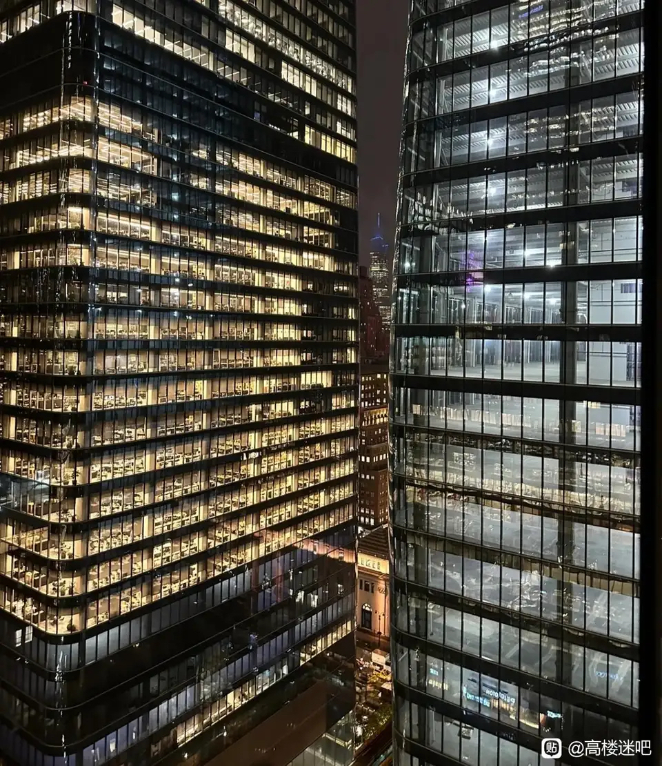 外国的月亮比较圆,纽约写字楼通宵开灯,一个人也没有啊!不浪费能源吗?