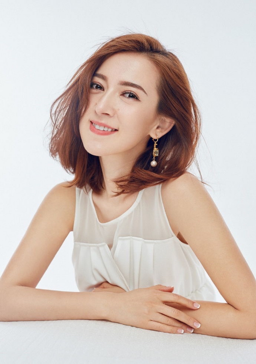 娱乐八卦新动态# 网友发现央视主持人尼格买提疑似和帕夏古丽