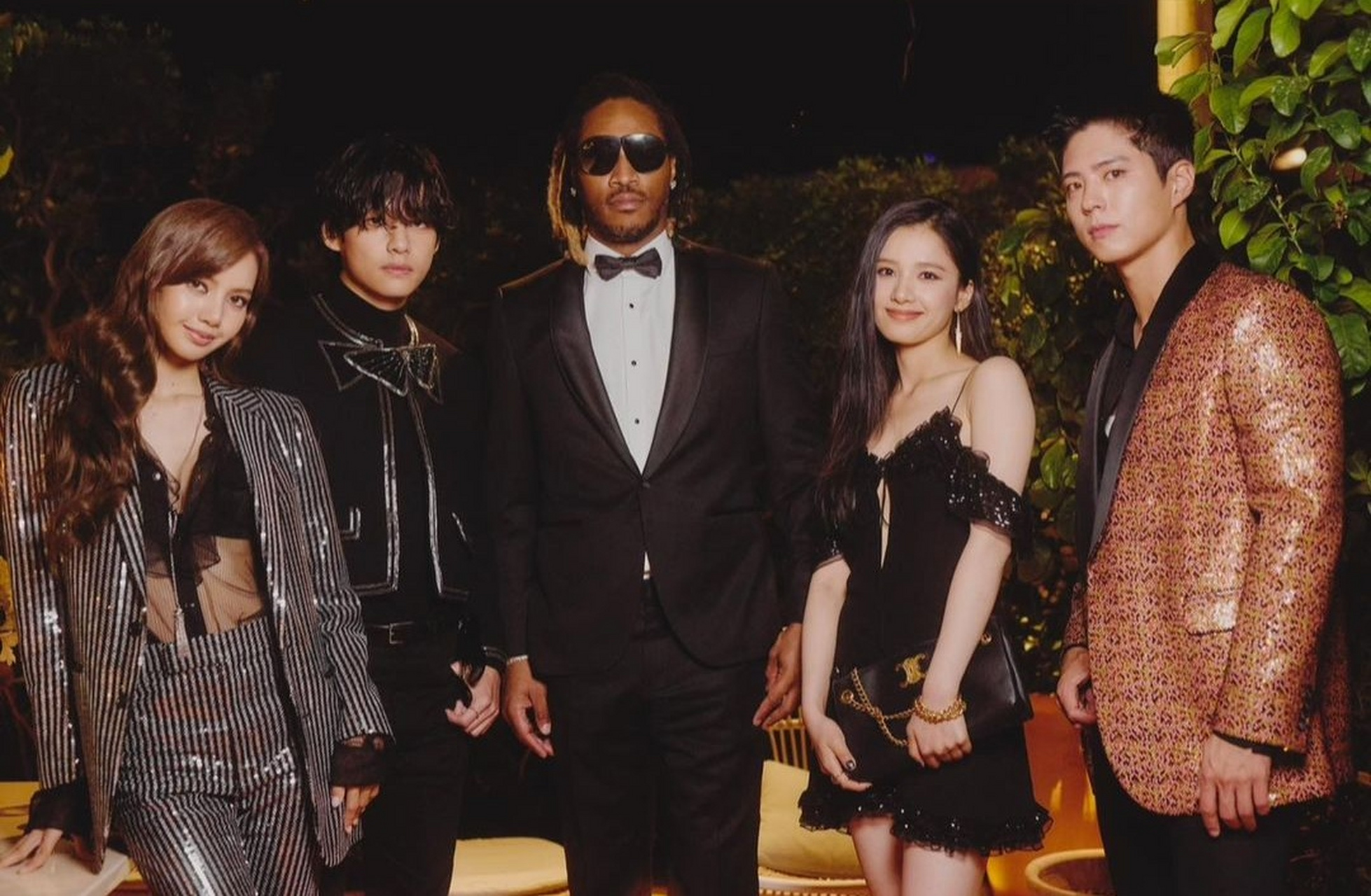 朴宝剑和金泰亨继巴黎男装秀和首尔新店开幕后,两人再度同台亮相.