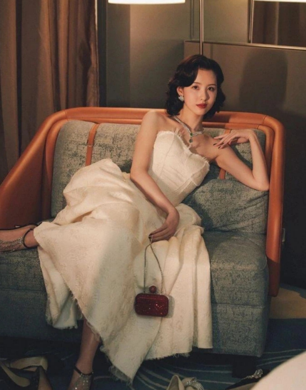 陈都灵复古港风写真图.