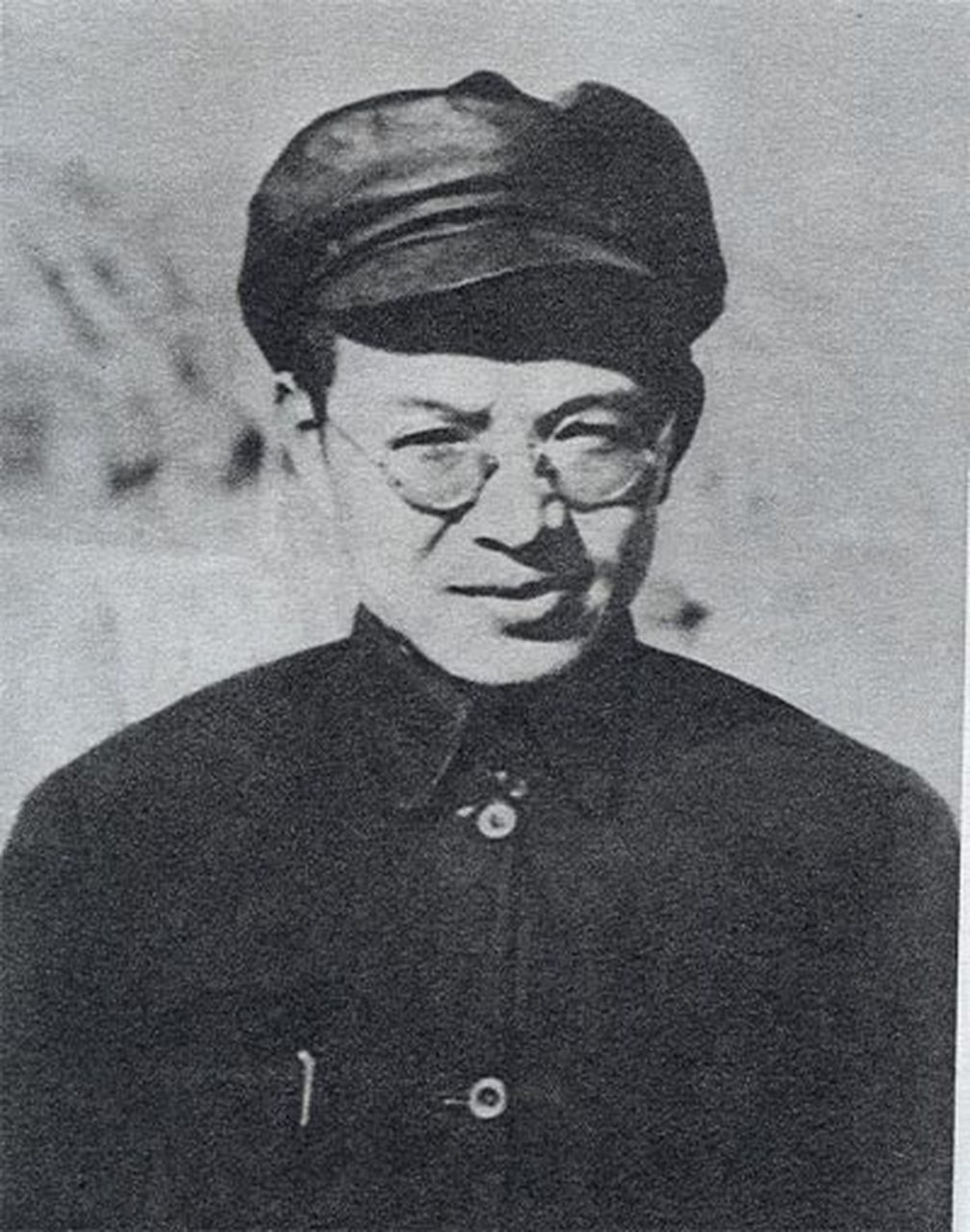 【正宫】叨叨令 咏疟疾 作者 无名氏 热时节热的在蒸笼里坐,冷时节冷