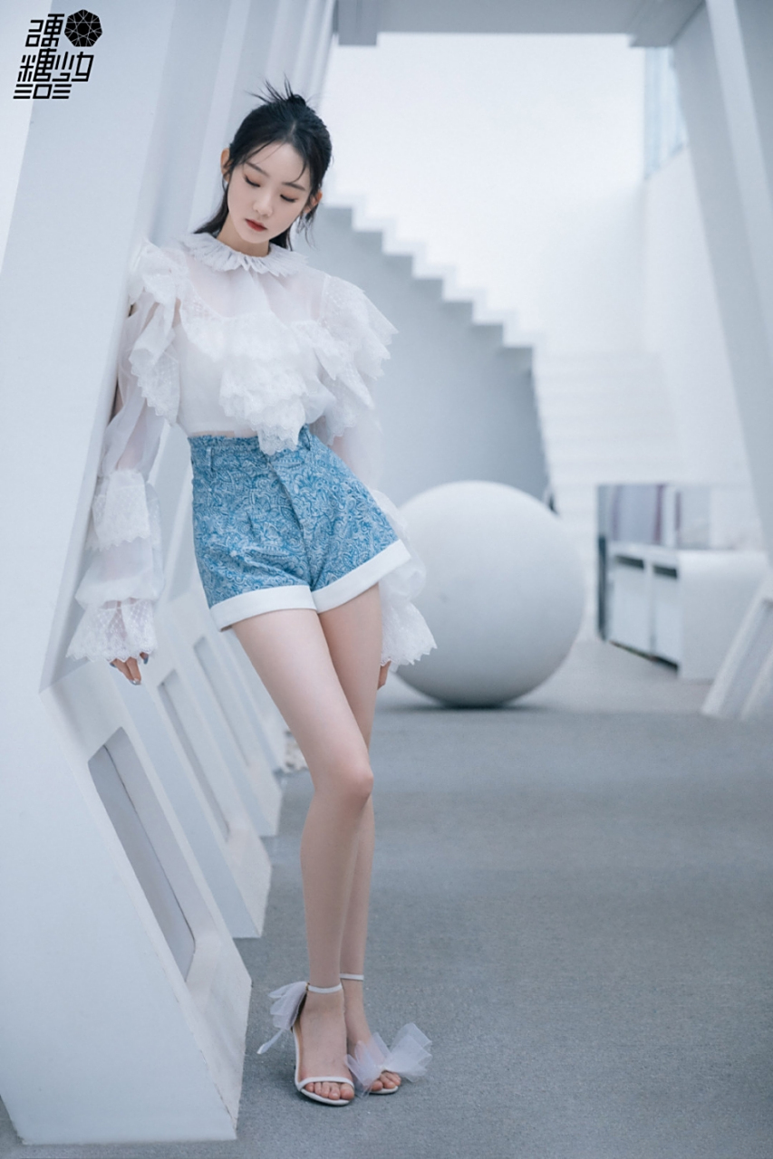 张艺凡  美腿玉足合集