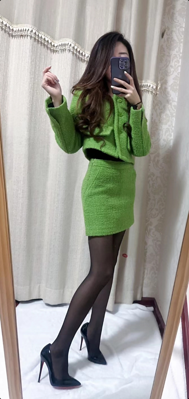 臭美自拍美一下#美腿丝袜高跟鞋# #黑丝高跟