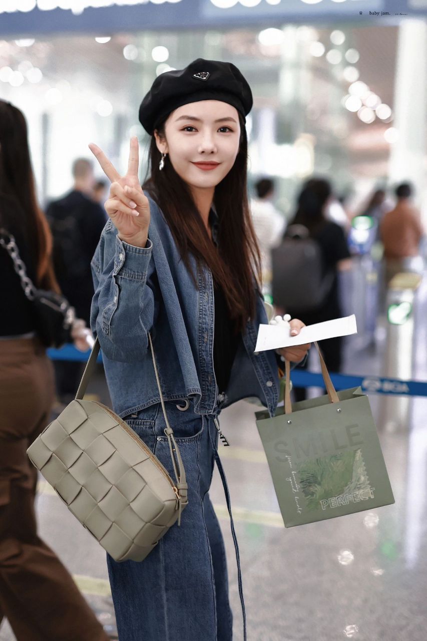 蔡文静|7615出发,一身牛仔服,贝雷帽,超级青春好看[派对r]#蔡文静