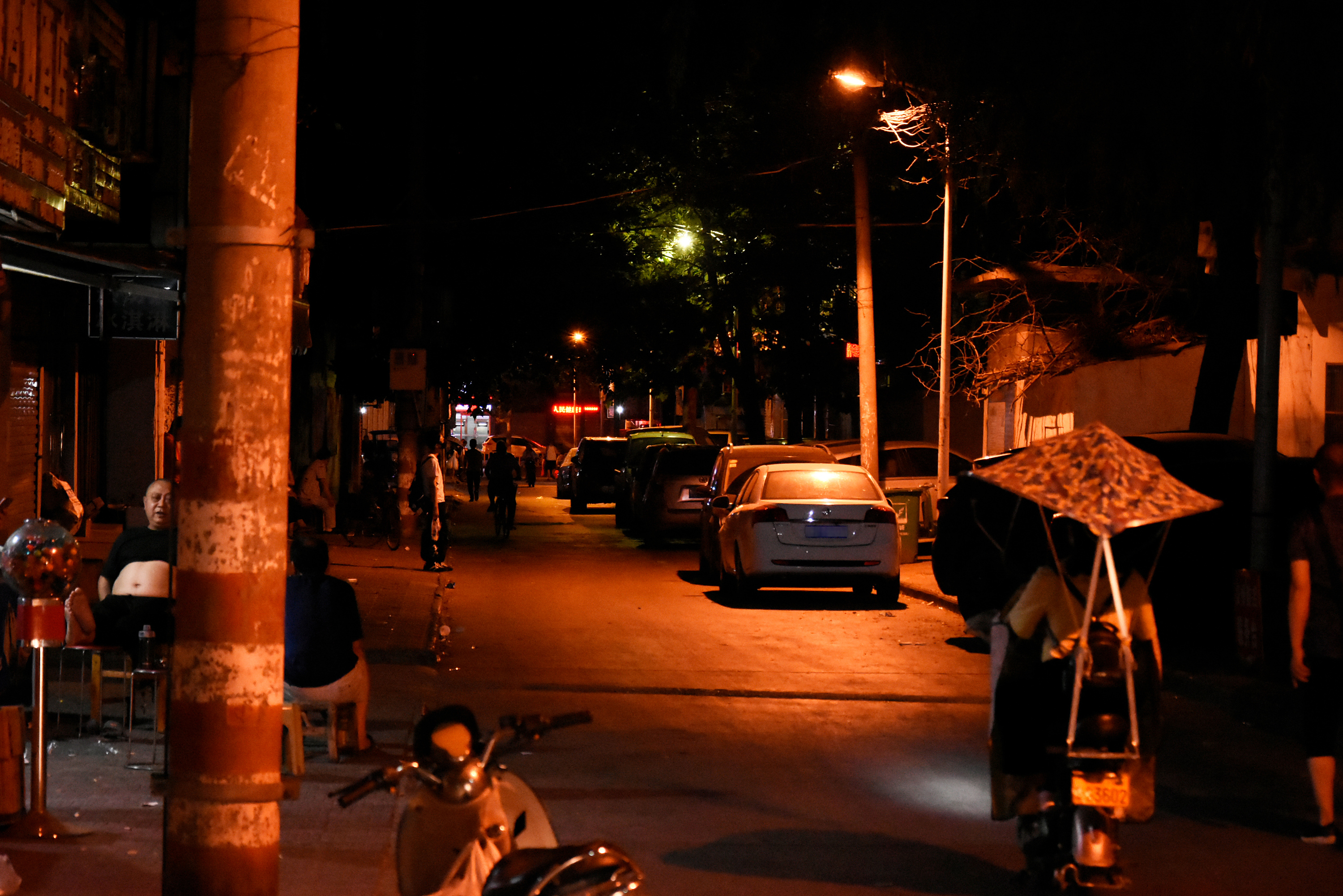 这个世界上,钱是挣不完的, 正如人民日报所说