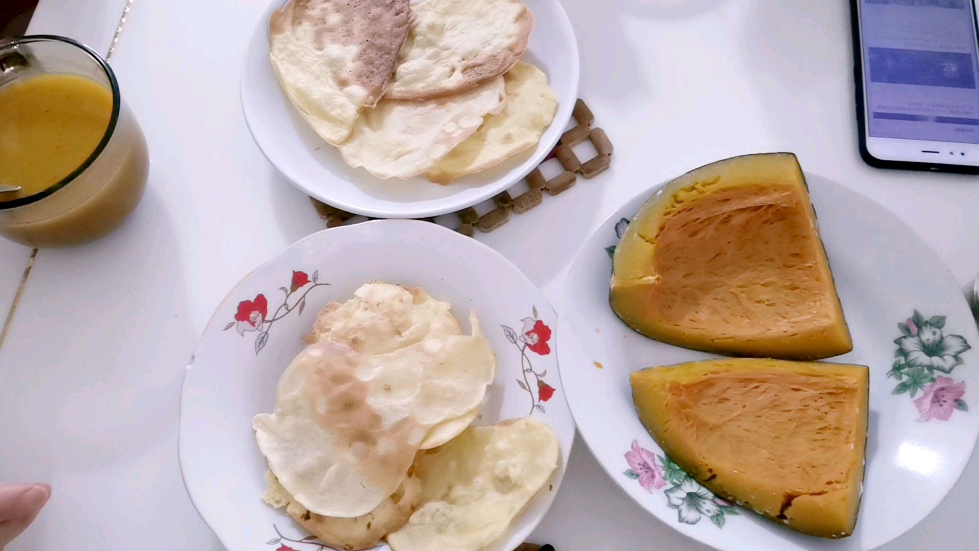 女儿喜欢吃的鸡蛋脆饼,配上南瓜羹,美了美了!