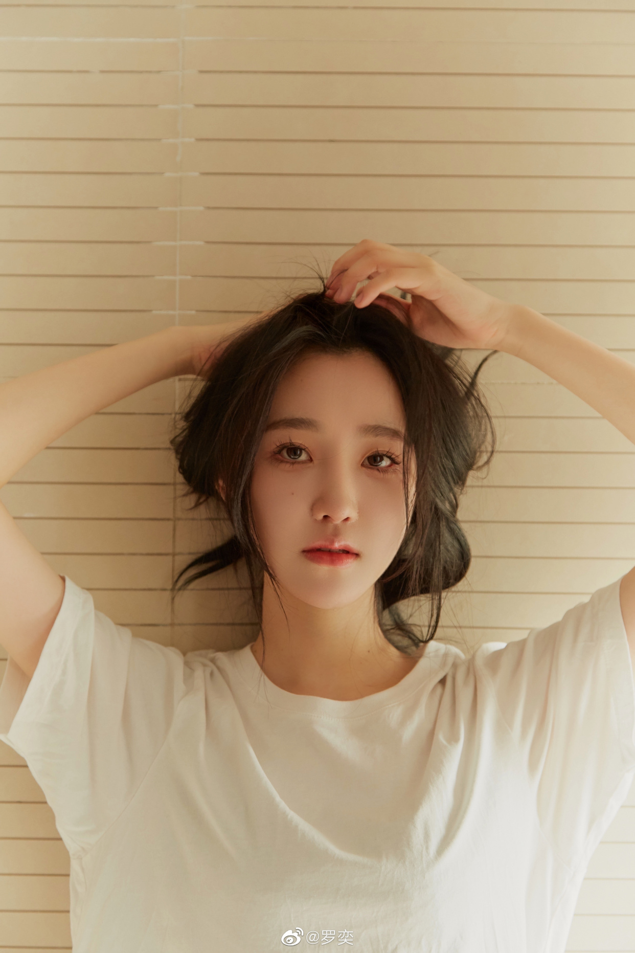 罗奕