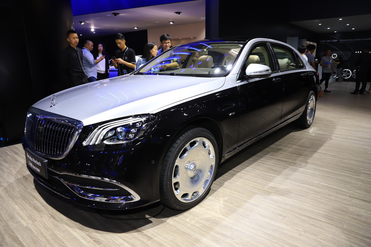 车长5.5米,配4.0tv8 空气悬挂,2024款迈巴赫s级现身