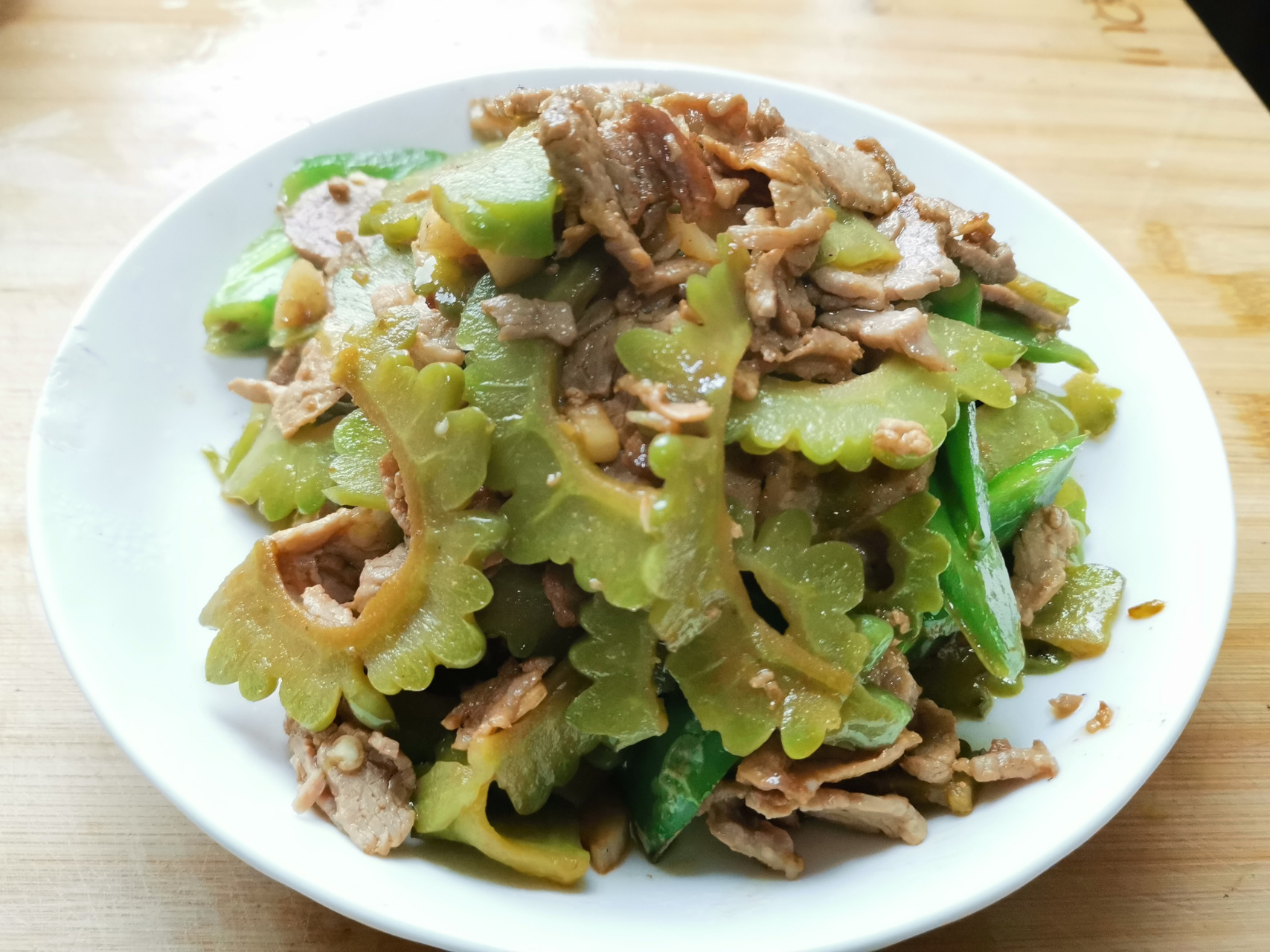 促进食欲:苦瓜中的苦瓜甙和苦味素能增进食欲,健脾开胃.