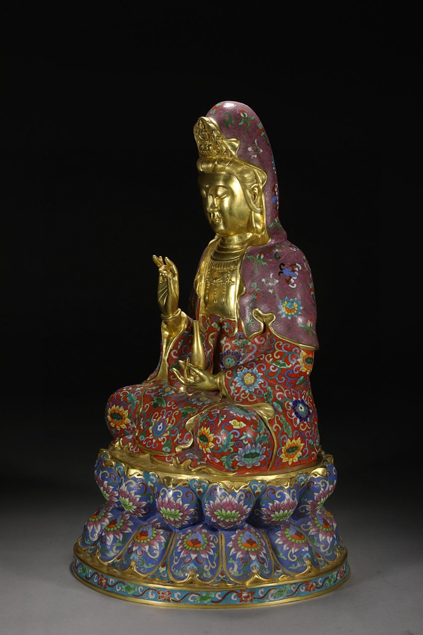 清 精铸铜胎景泰蓝掐丝珐琅观世音菩萨坐像 【规格】高47cm 宽27cm 重