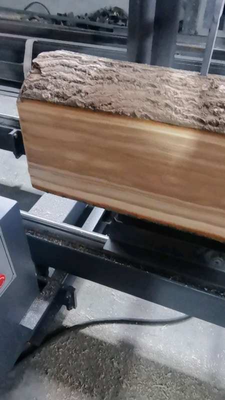 圆木推台锯开板开料机,手动送料,操作简单,省工省