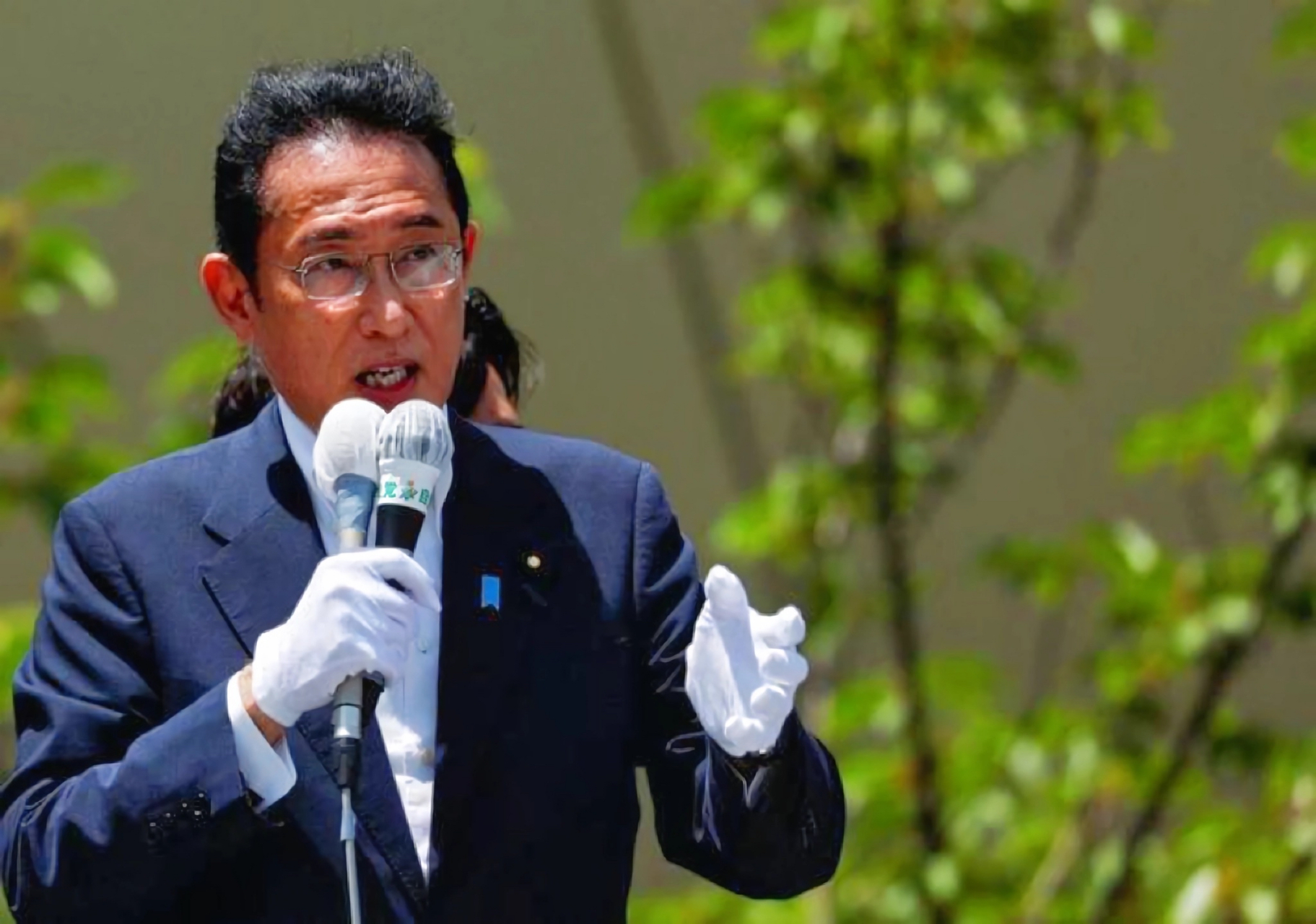 日本首相岸田文雄身体崩溃,政坛遭围攻,已经进入了下台的倒计时!