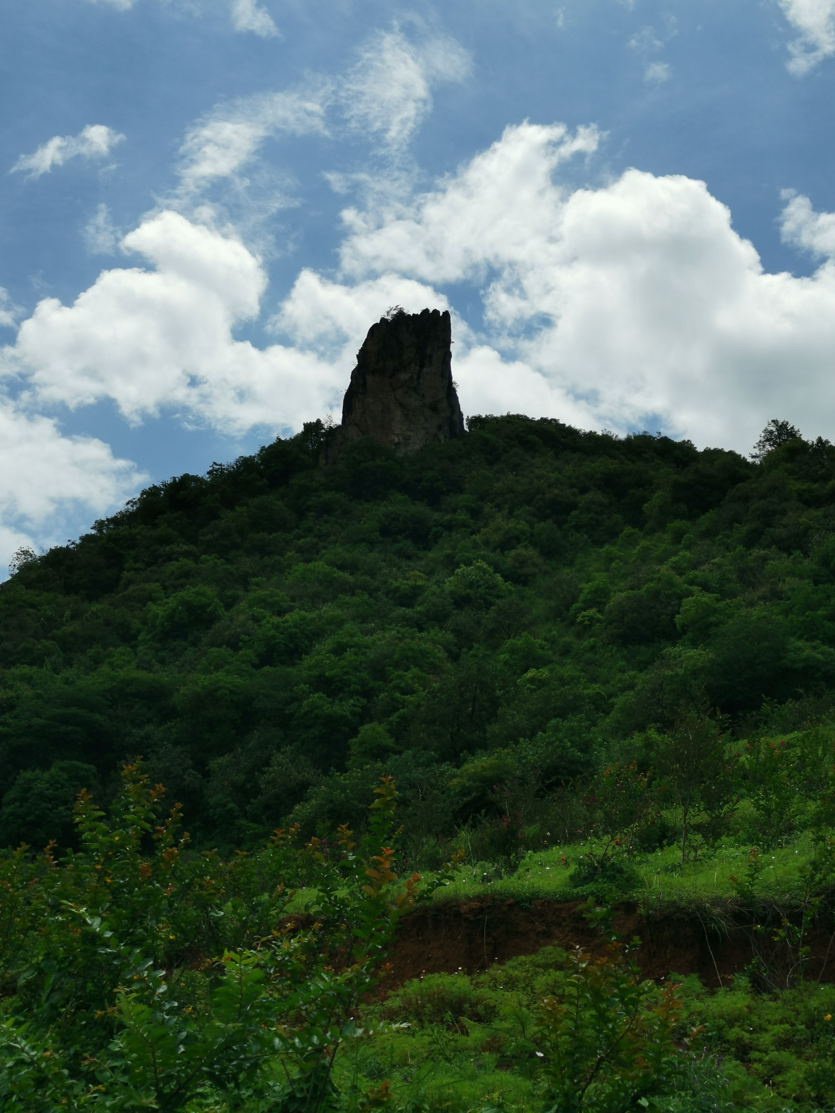 昆明市西山区巨石寨